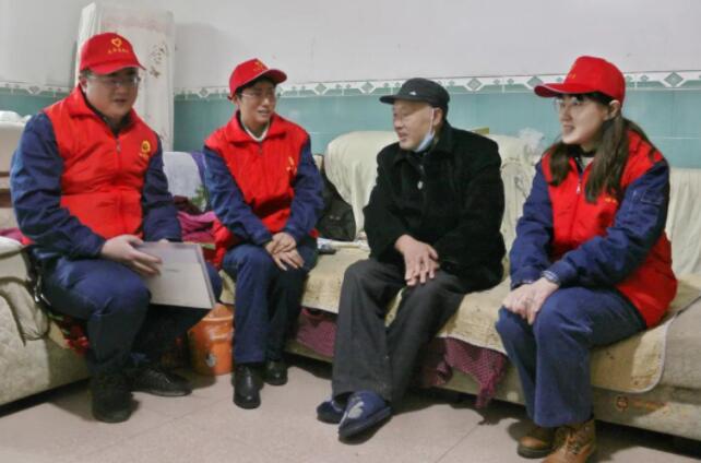 公司党委走访慰问驻地难题人民